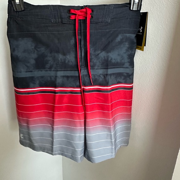 Under Armour Swim Trunks Mens Black and Red Small MSRP $62 USSFK1603-001 - Picture 2 of 13